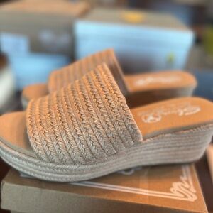 Sbicca Tan Espadrille Shoes “Ballona” Size 9